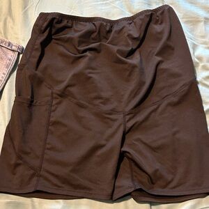NWOT maternity biker shorts